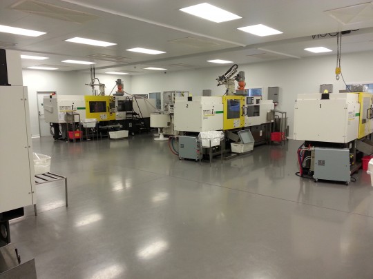 Certified Class 10K and 100K clean rooms.
